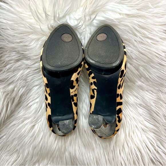 Me Too Leopard Calf Hair Pumps Size 7 M - Picture 3 of 7